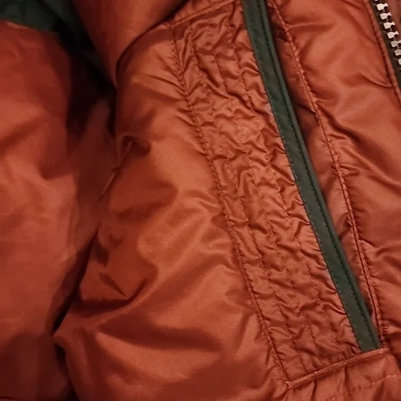 Levis Puffer coat with hood - Picture 13 of 14